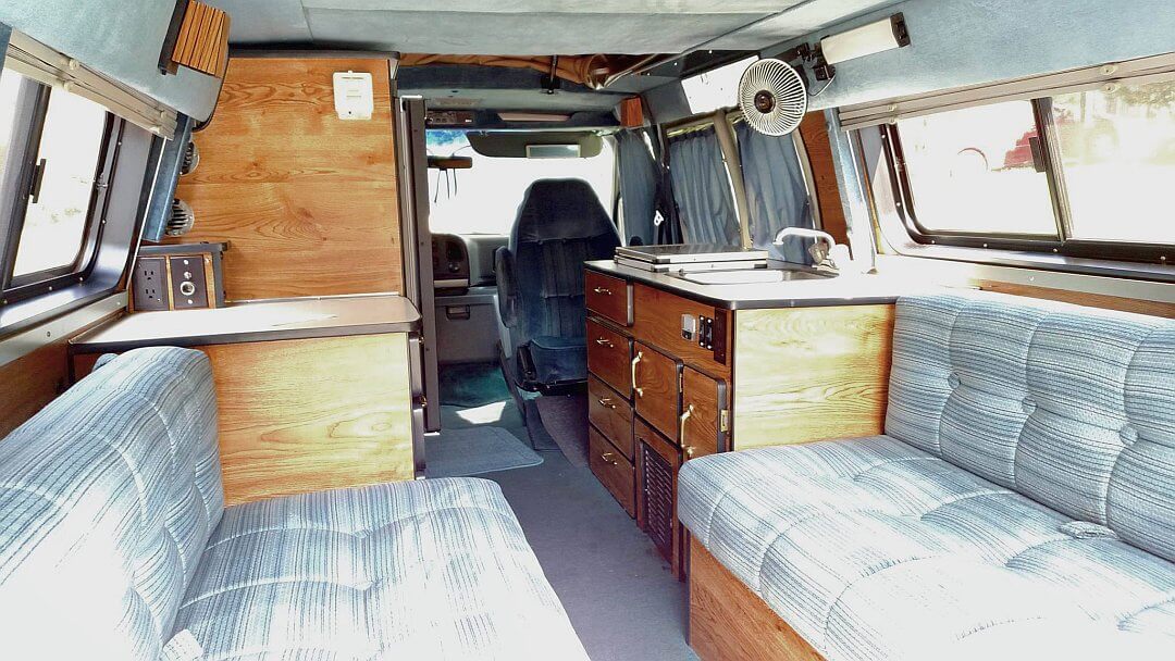 1993 Ford E250 Sportsmobile Inside